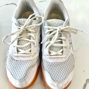 ASICS White and Gray size 6 Volleyball Athletic Shoes